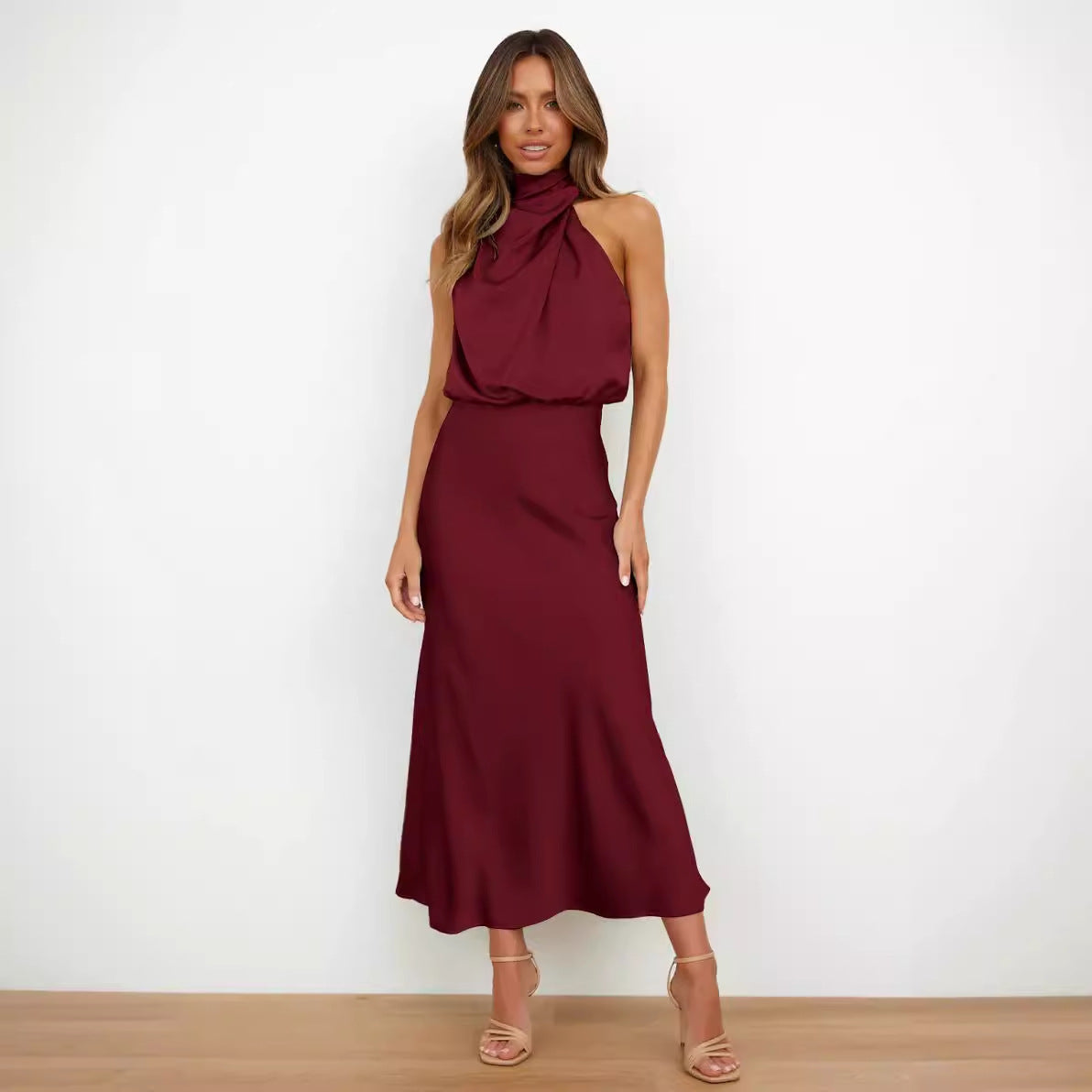 Robe midi en satin sans manches – vue 3