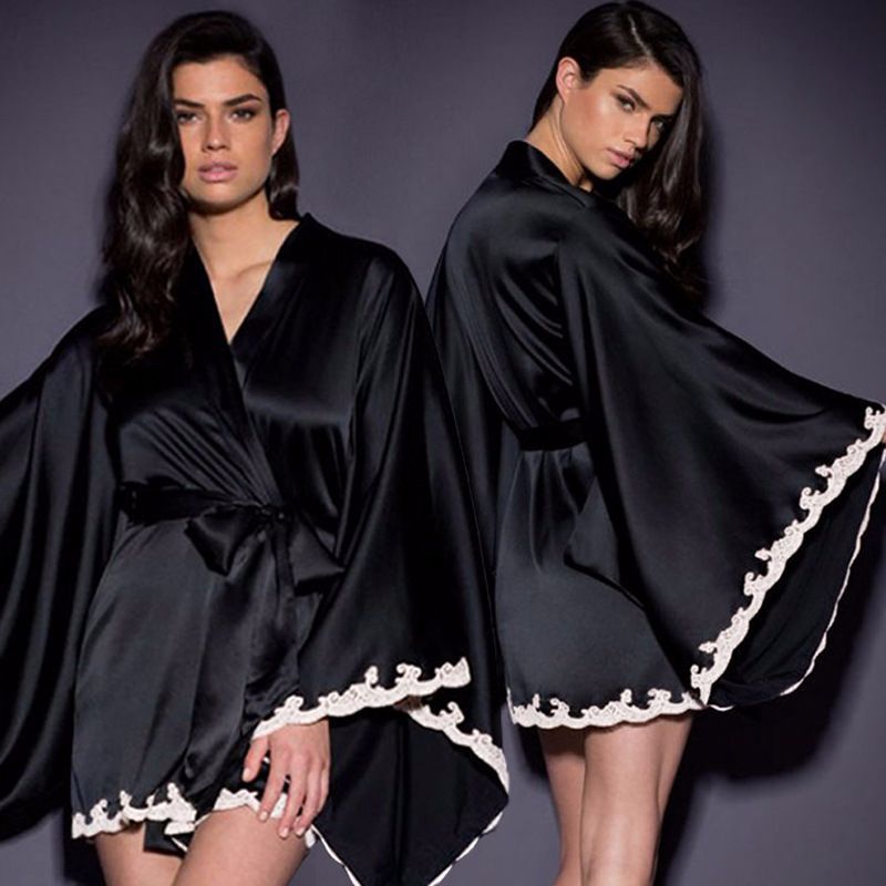 Kimono d’intérieur à manches en dentelle – vue 2
