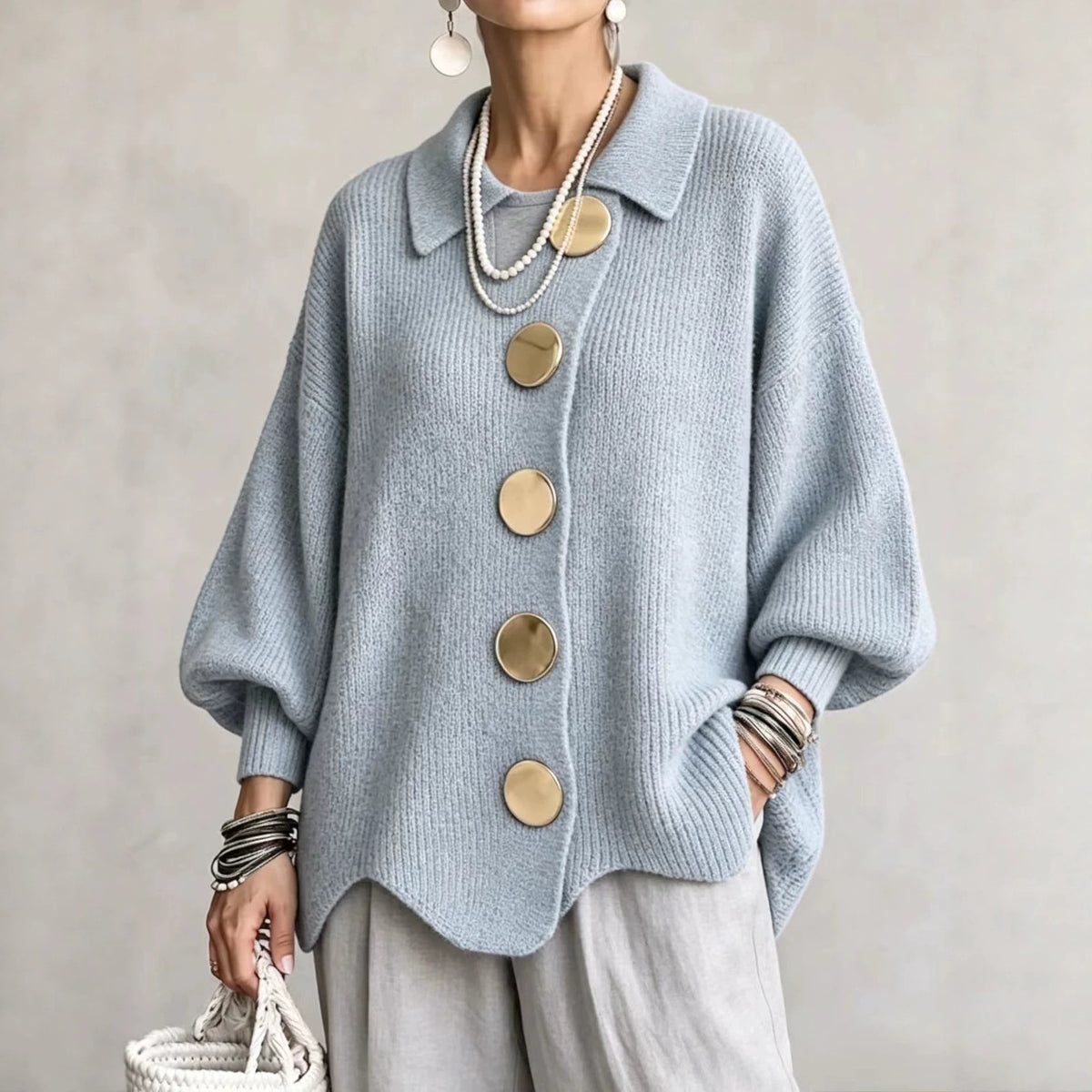 Cardigan Joséphine – Maille côtelée oversize à boutons dorés – vue 5